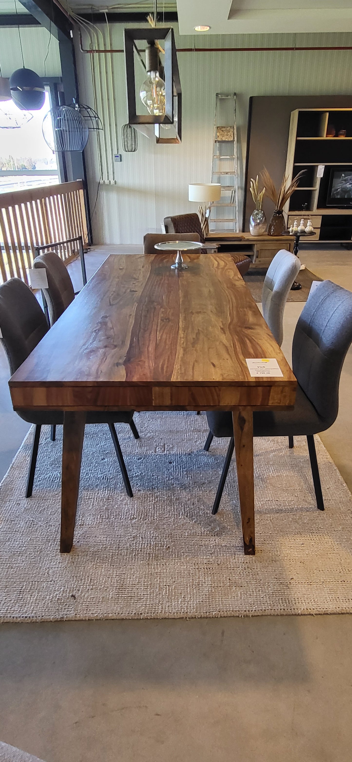 Eetkamertafel Vick