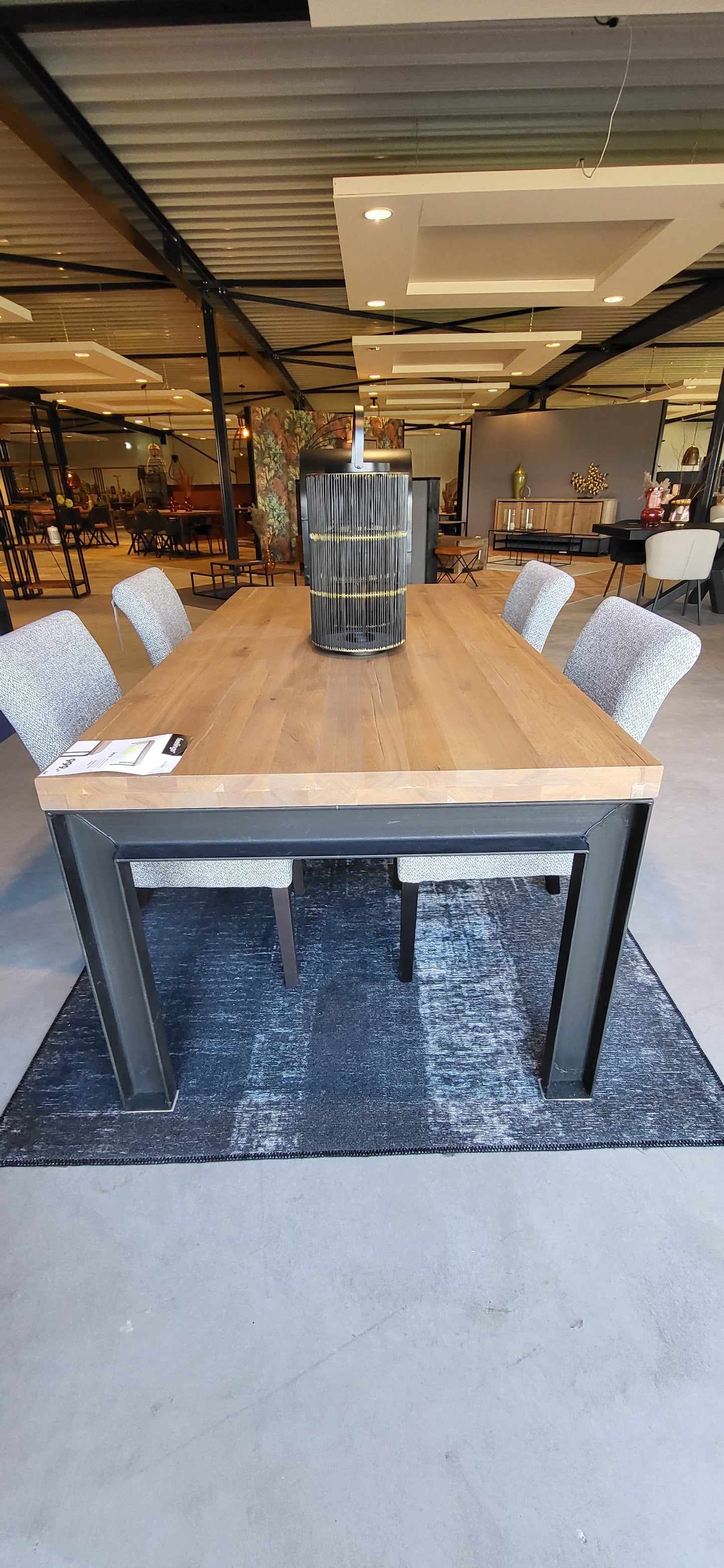 Eetkamertafel Jens