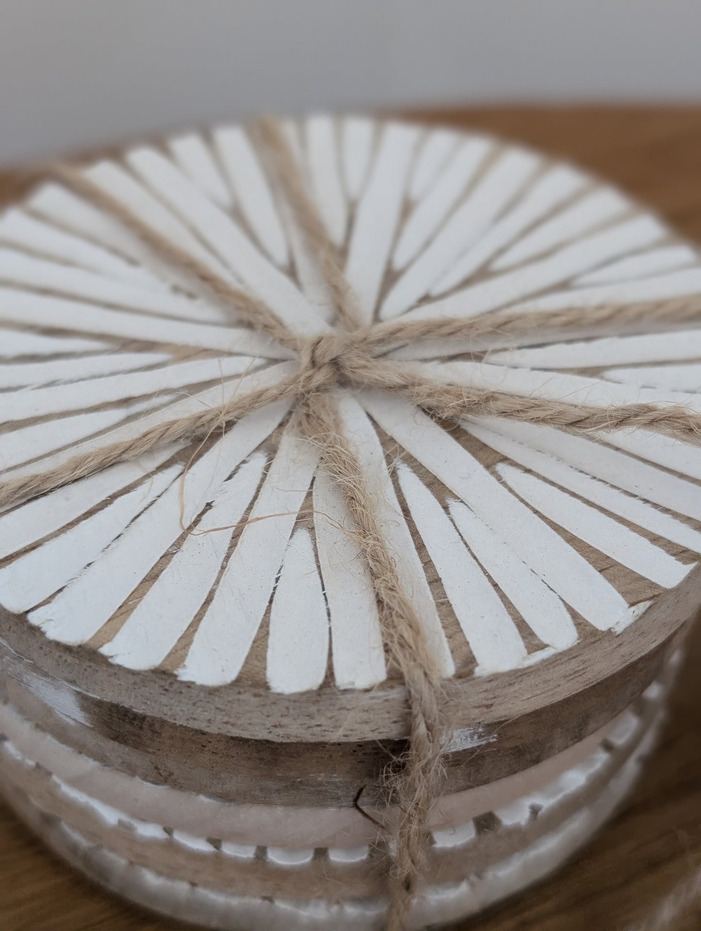 Houten onderzetters met structuur 6 stuks