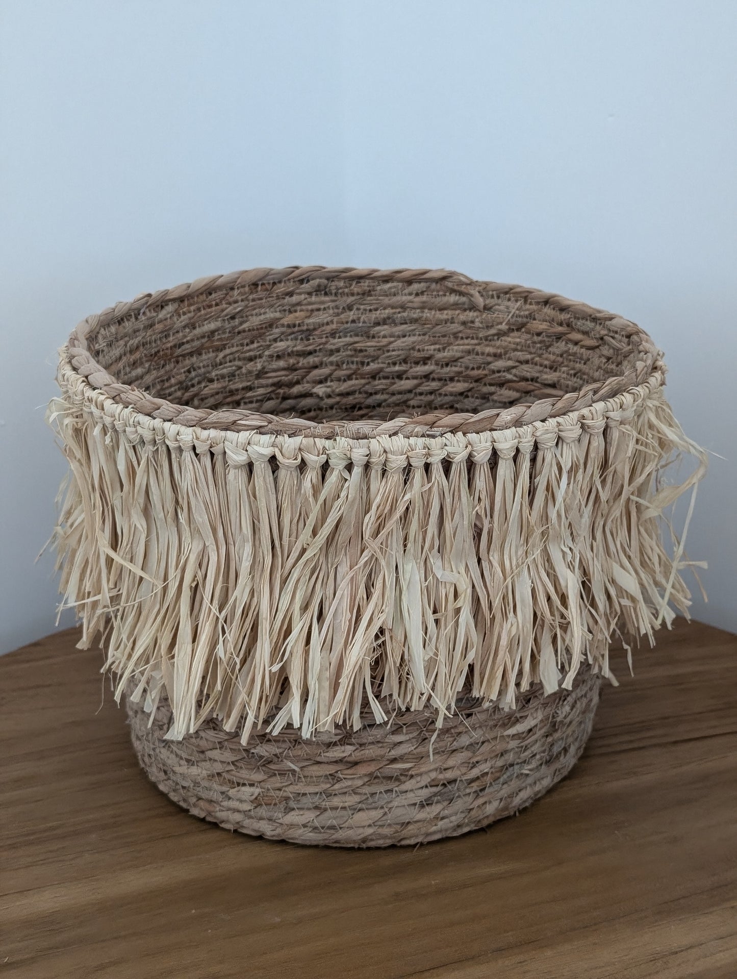 Rietenmand met fringe (verschillende maten)