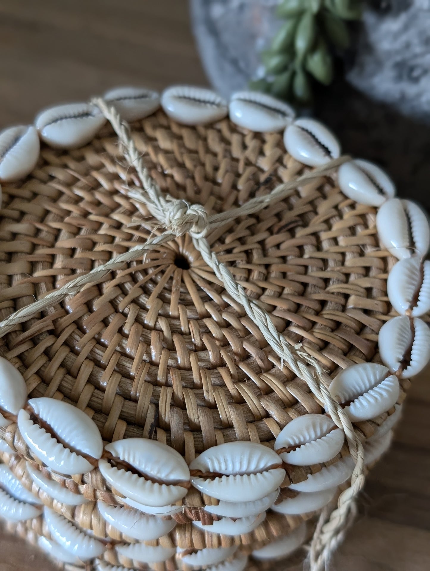 Onderzetters rotan met schelpjes