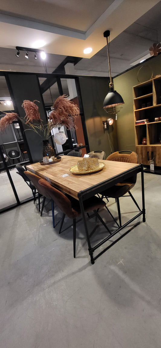 Eetkamertafel Marit