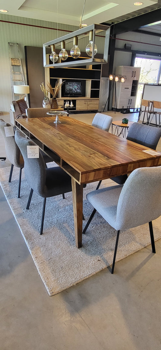 Eetkamertafel Vick