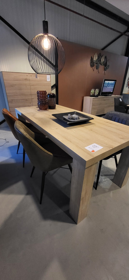 Eetkamertafel Ivalo
