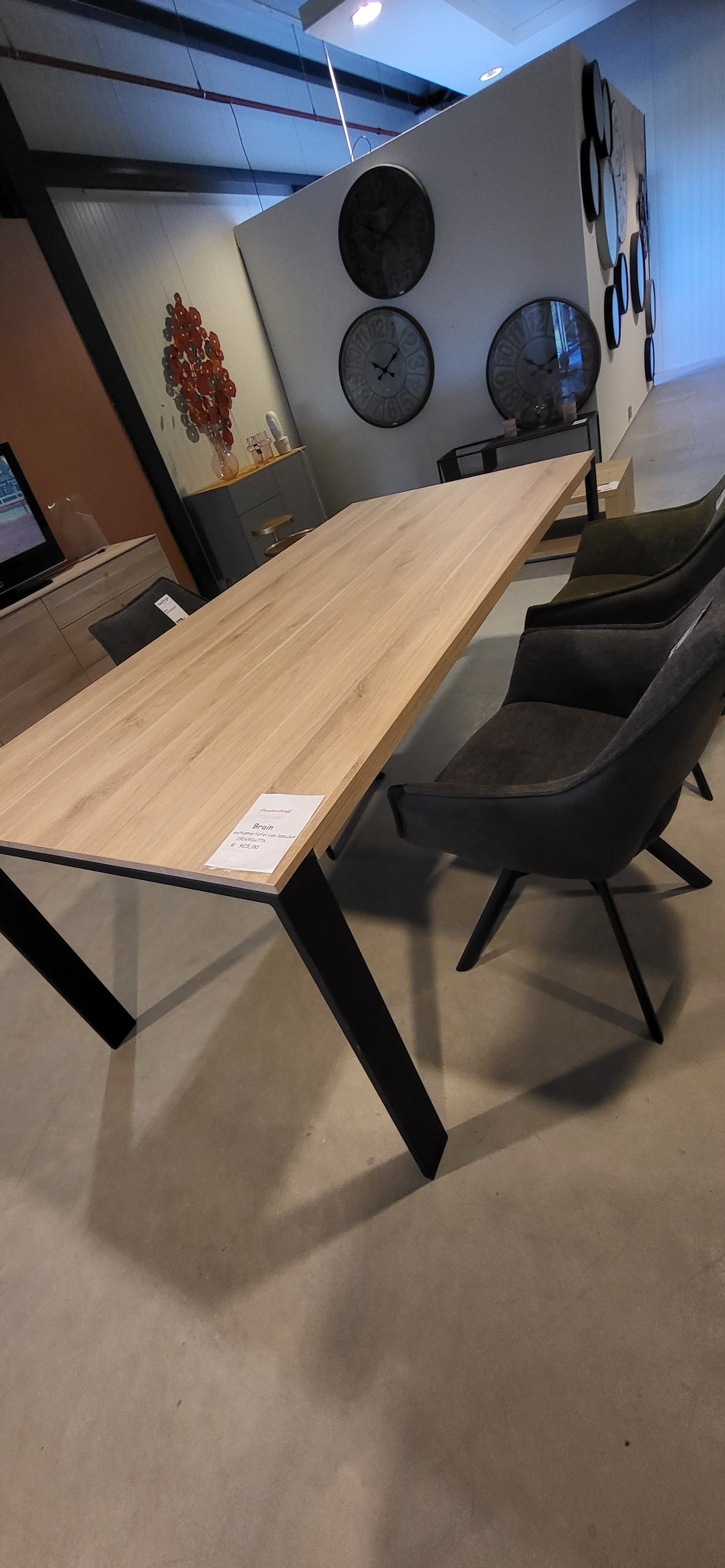 Eetkamertafel