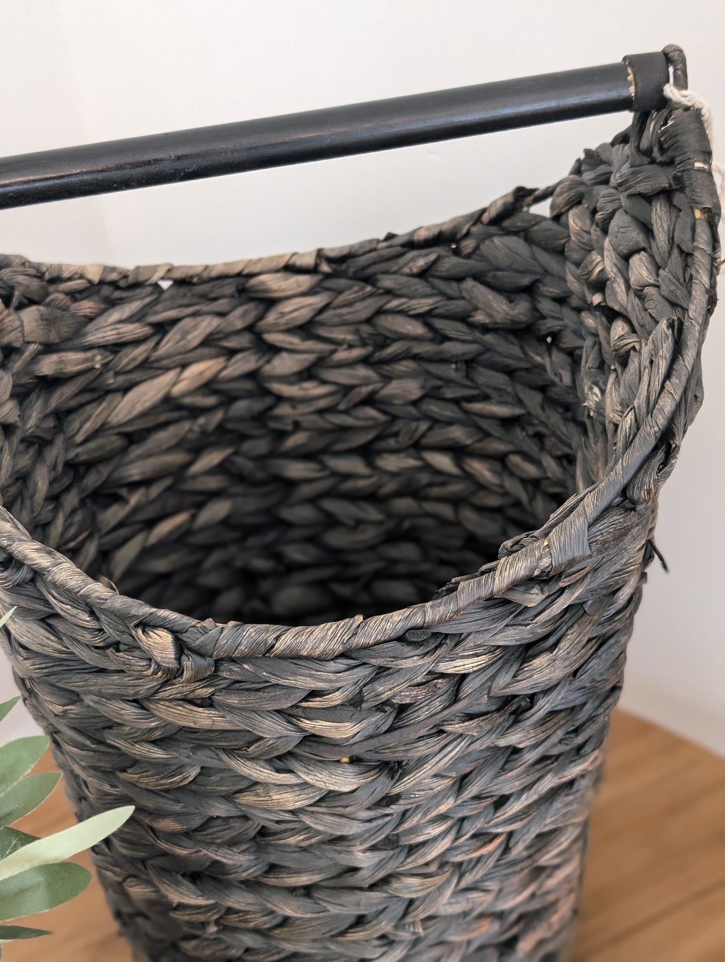 Rotan toiletrolhouder