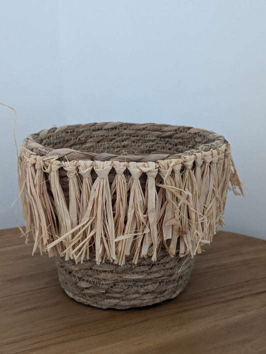 Rietenmand met fringe (verschillende maten)