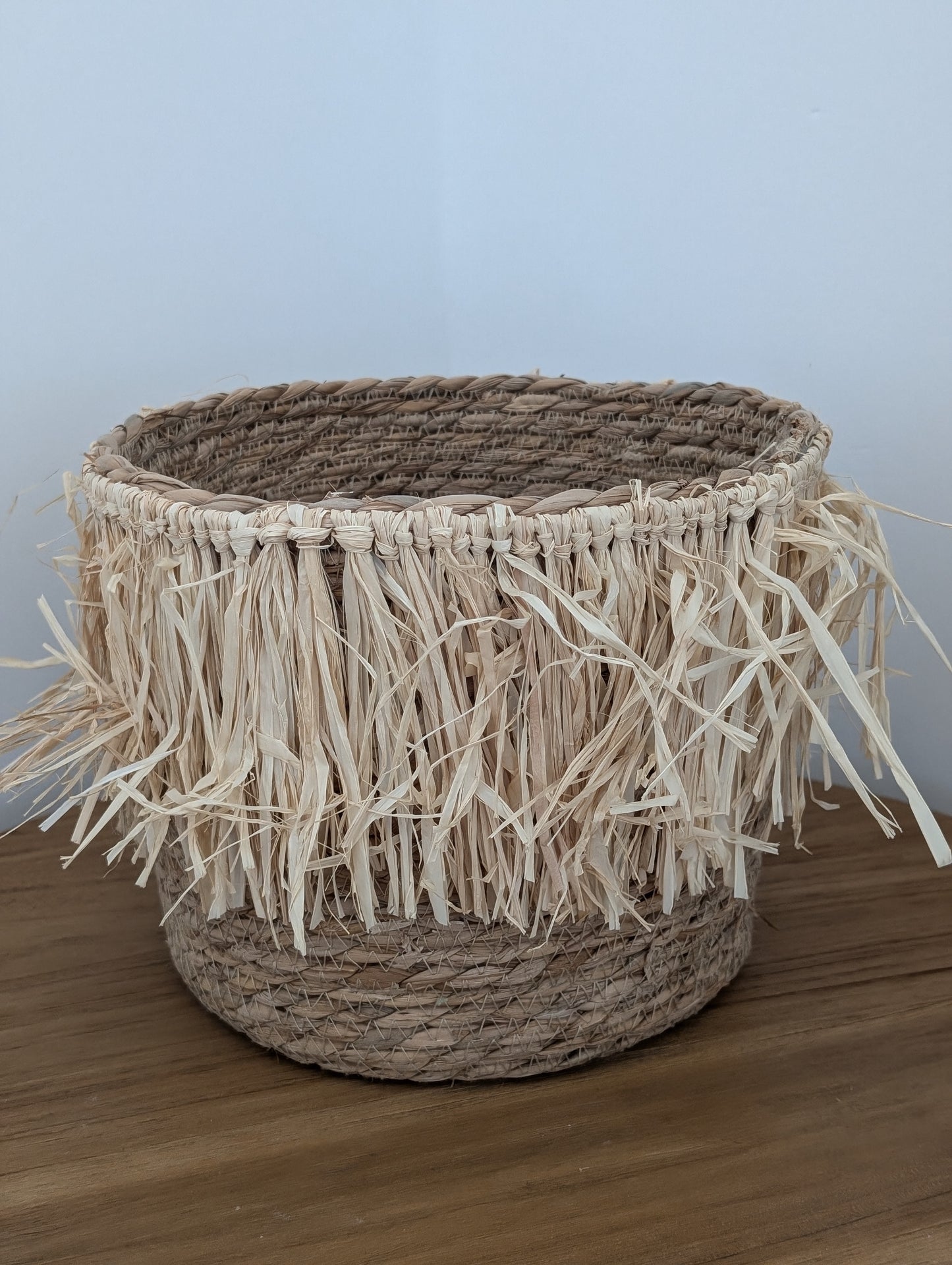 Rietenmand met fringe (verschillende maten)