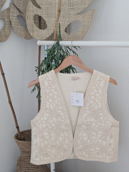 Prachtige gilet bloemendetail