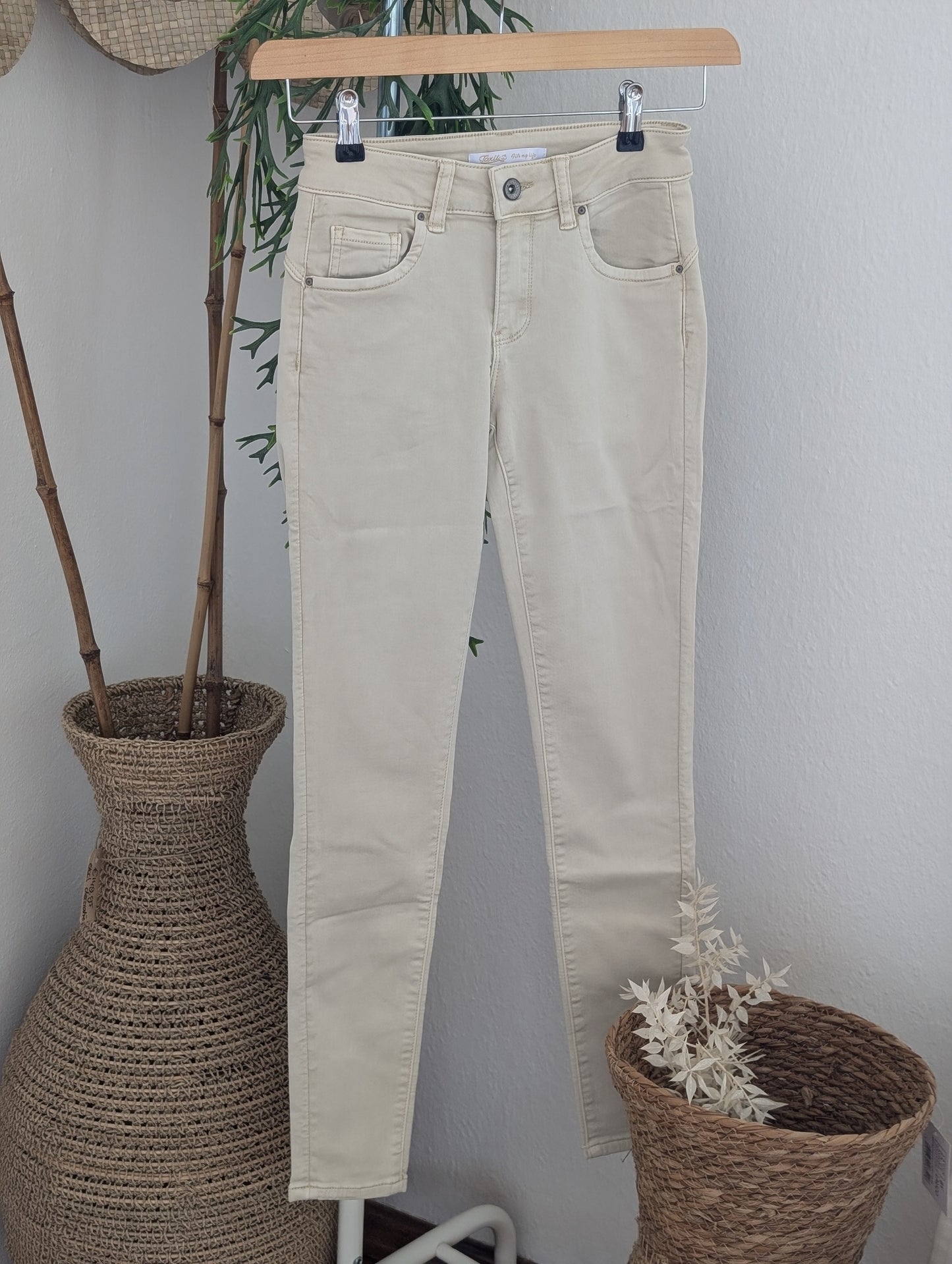 Beige jeans met push up