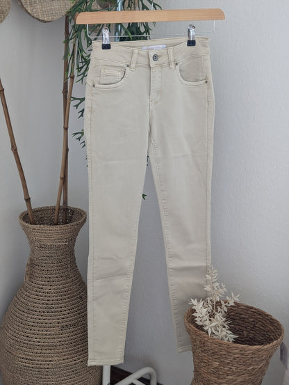 Beige jeans met push up