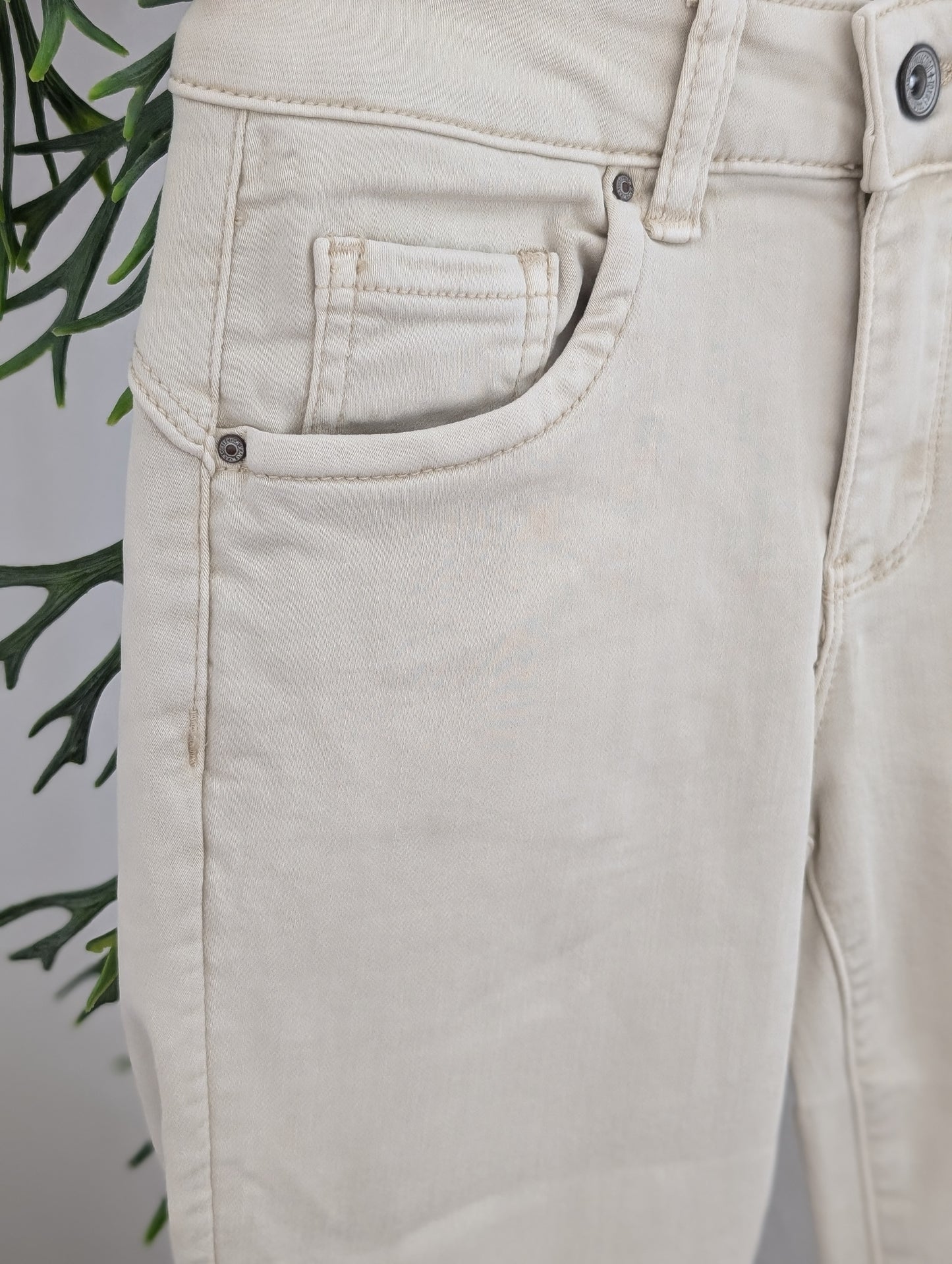 Beige jeans met push up