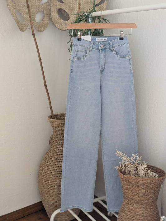 Wide leg jeans