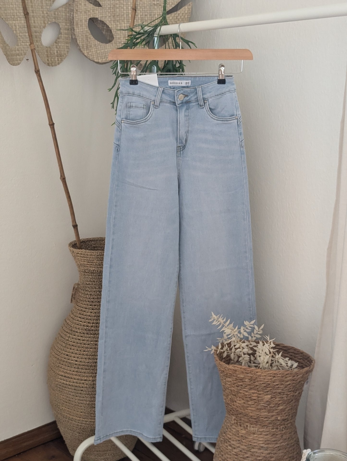 Wide leg jeans